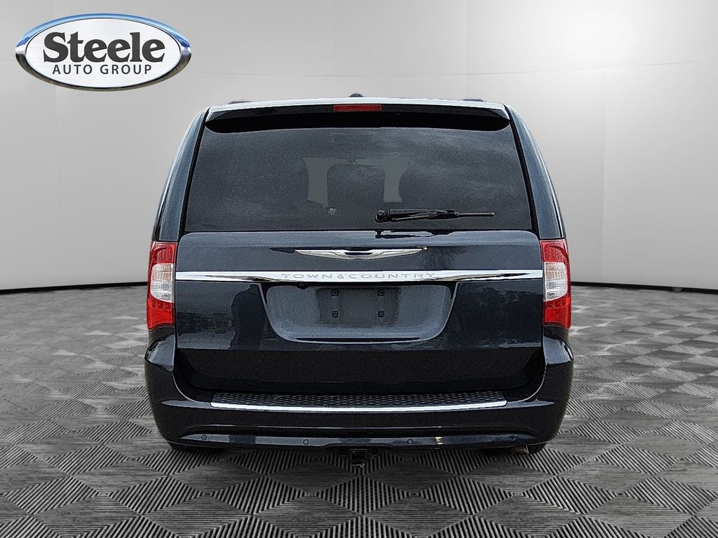 2014 Chrysler Town & Country Touring-L