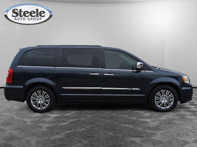 2014 Chrysler Town & Country Touring-L
