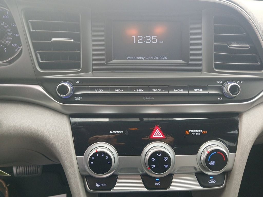 2019 Hyundai ELANTRA SE