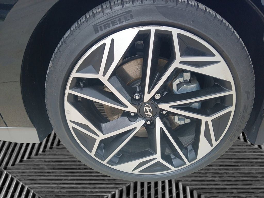 2025 Hyundai IONIQ 6 SEL