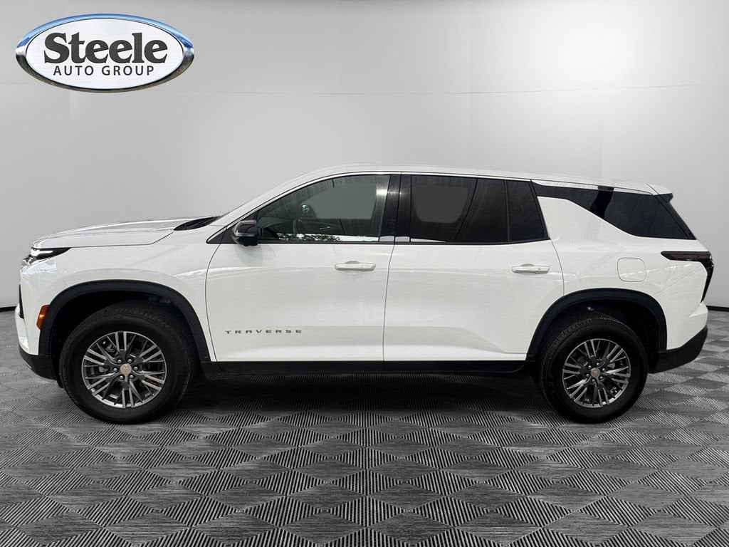 2024 Chevrolet Traverse LS