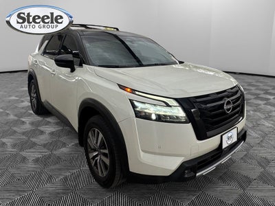 2022 Nissan Pathfinder SL