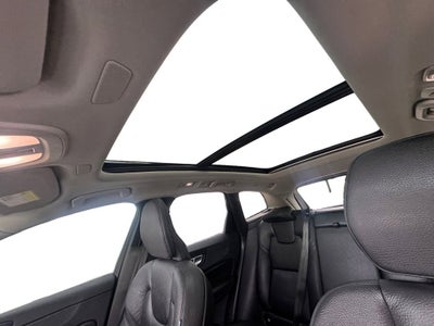 2023 Volvo XC60 Recharge Plug-In Hybrid T8 Plus Bright Theme