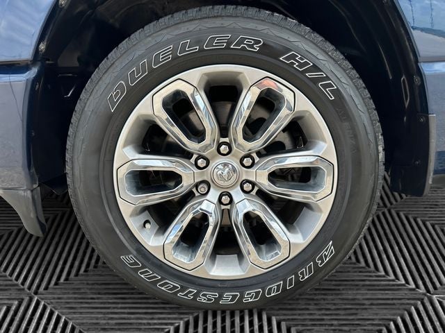 2023 RAM 1500 Laramie Crew Cab 4x4 5'7' Box