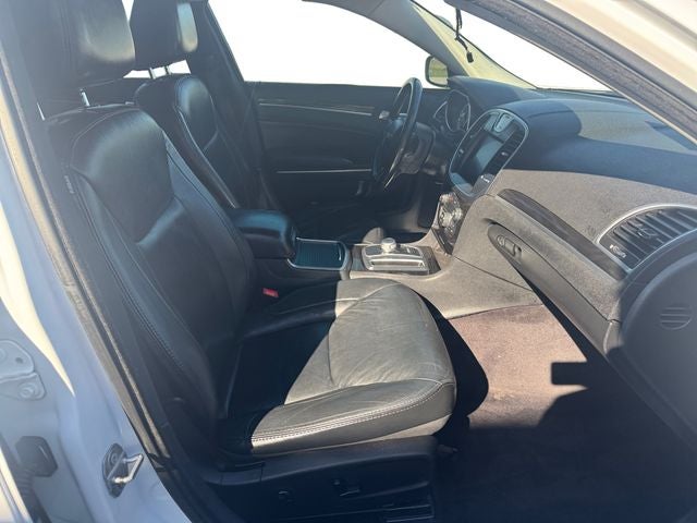 2016 Chrysler 300 Limited