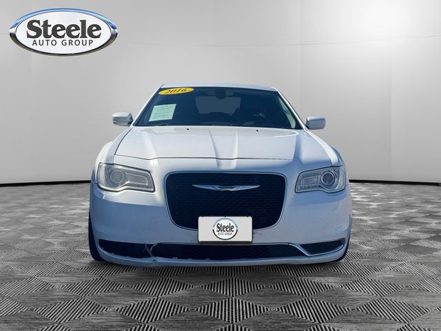 2016 Chrysler 300 Limited