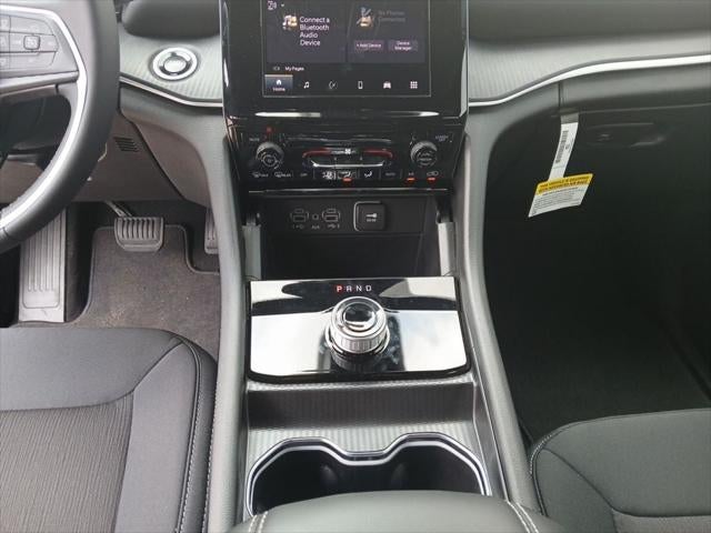 2024 Jeep Grand Cherokee GRAND CHEROKEE LAREDO X 4X4