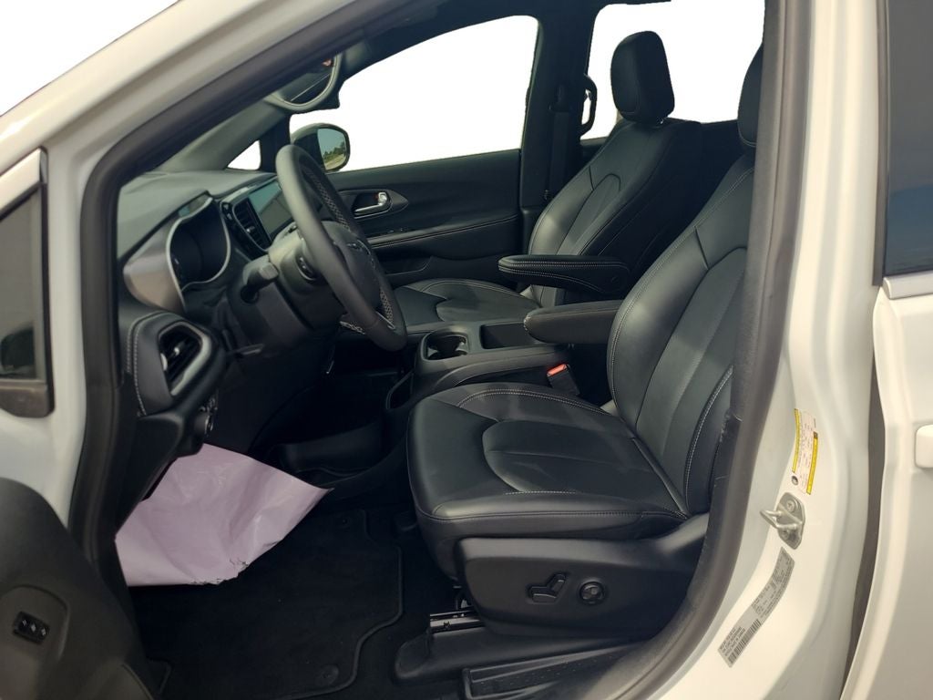 2025 Chrysler Pacifica PACIFICA SELECT