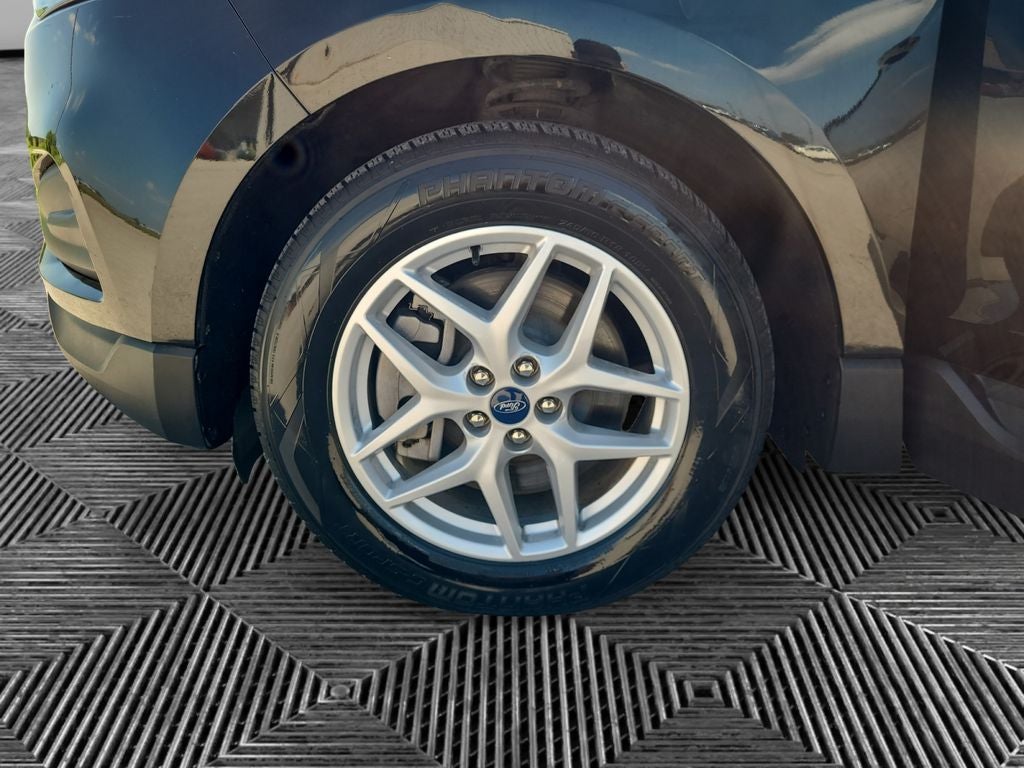 2021 Ford Edge SE