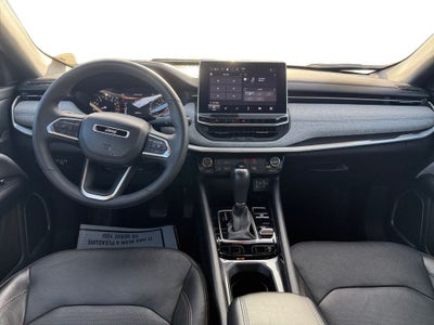 2023 Jeep Compass Latitude Lux FWD