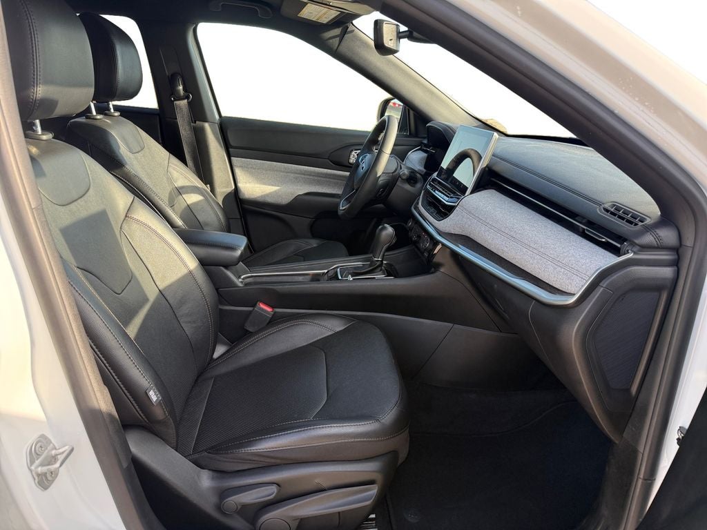 2023 Jeep Compass Latitude Lux FWD