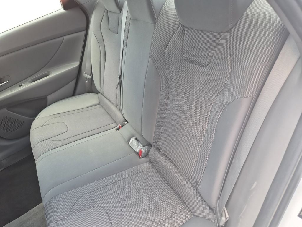 2022 Hyundai ELANTRA SE