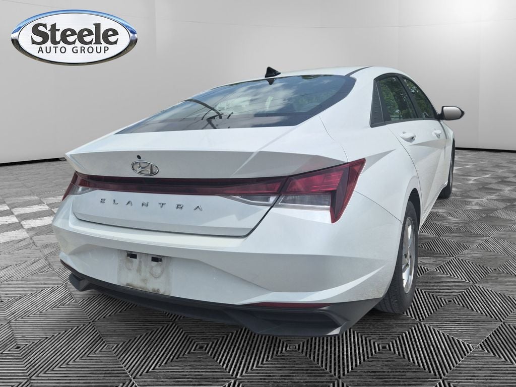 2022 Hyundai ELANTRA SE