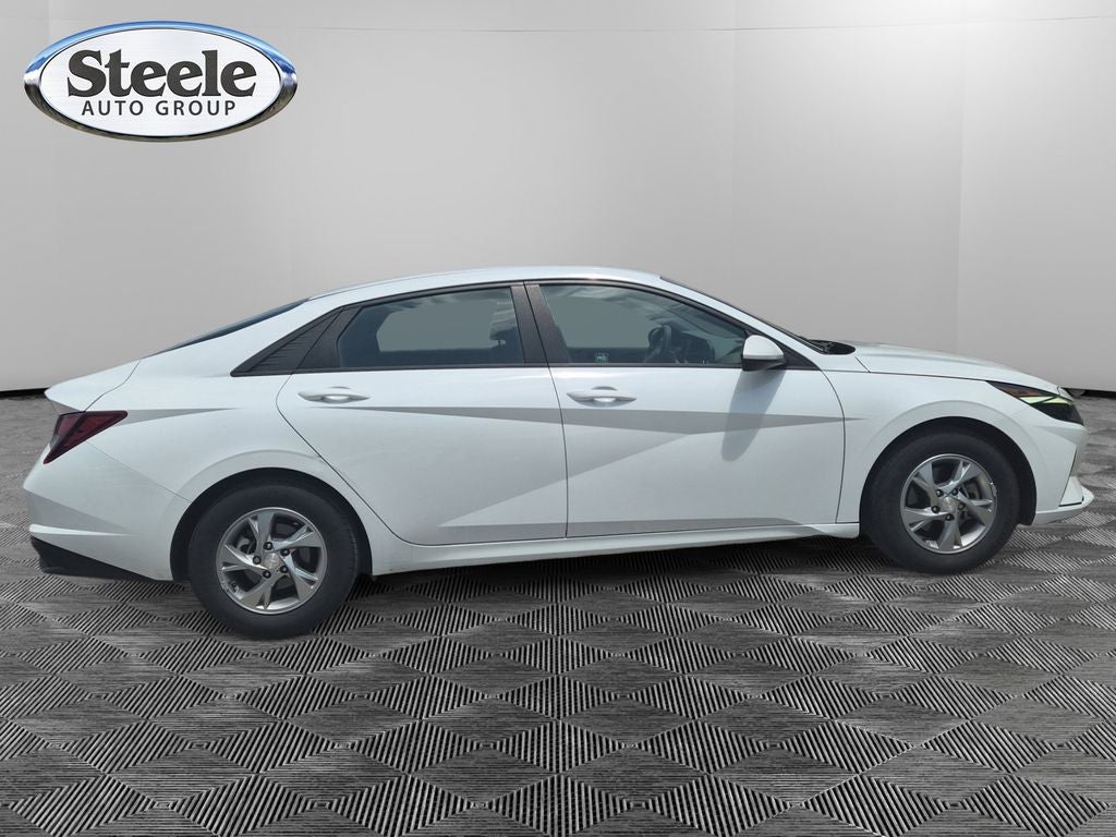 2022 Hyundai ELANTRA SE