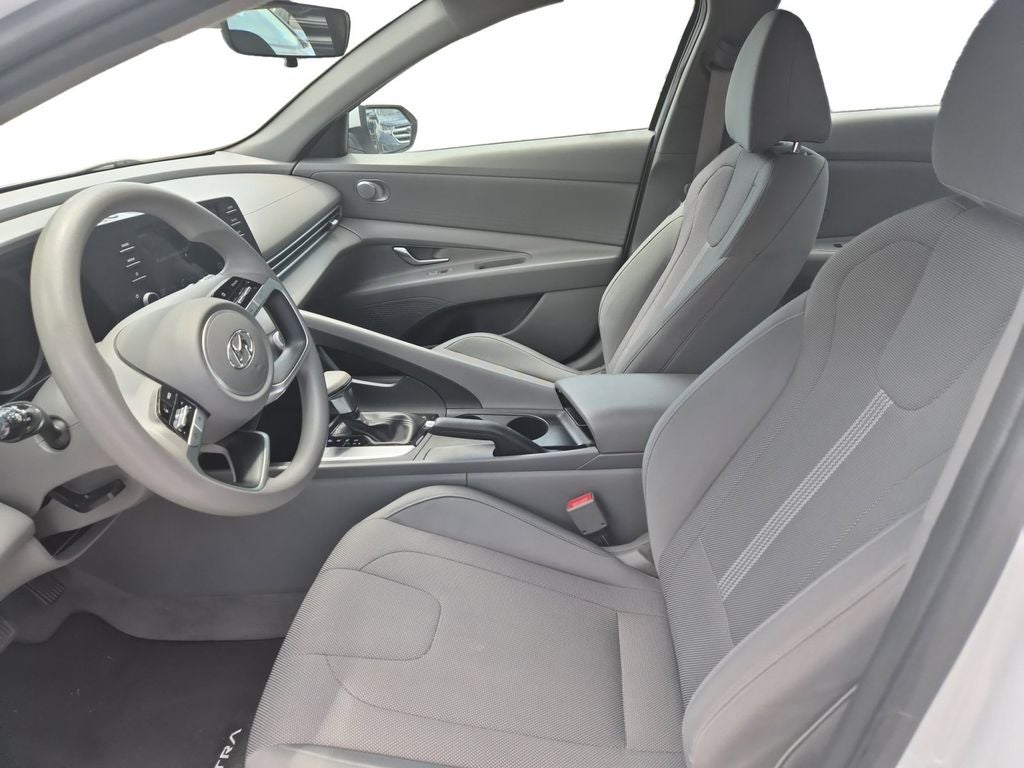 2022 Hyundai ELANTRA SE