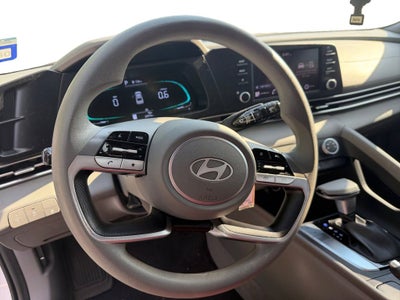2024 Hyundai ELANTRA SE