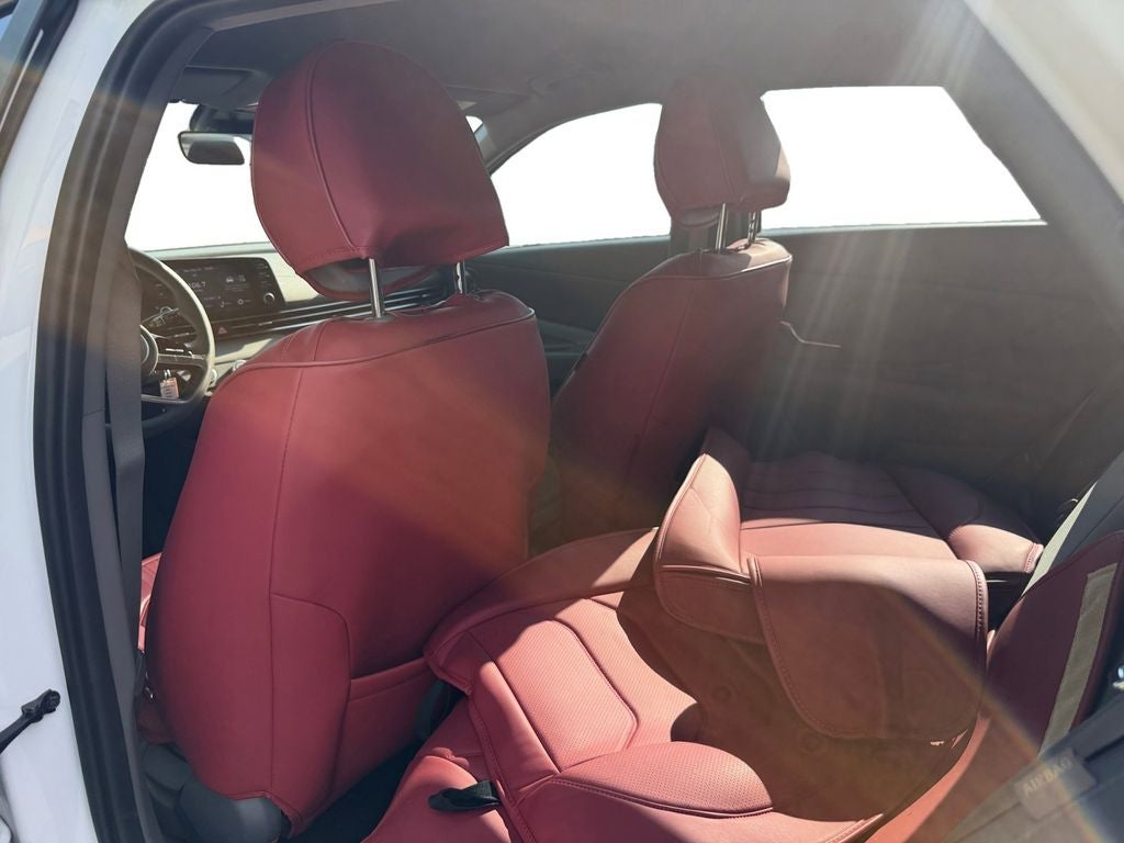 2024 Hyundai ELANTRA SE