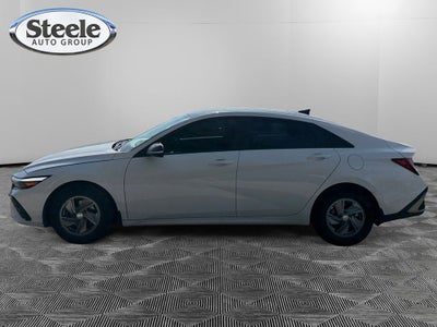 2024 Hyundai ELANTRA SE