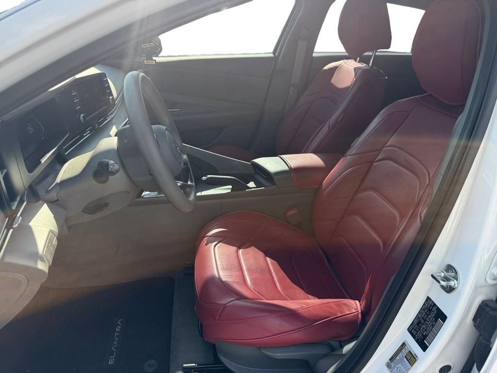 2024 Hyundai ELANTRA SE